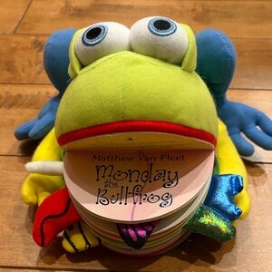 Monday the Bullfrog:toy/ book